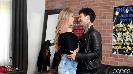 Small Hands ger Gizelle Blanco ett bra munknull