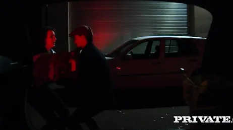 Hur saftig fittan till den ryska Darcy Dark är, en brutal hane..