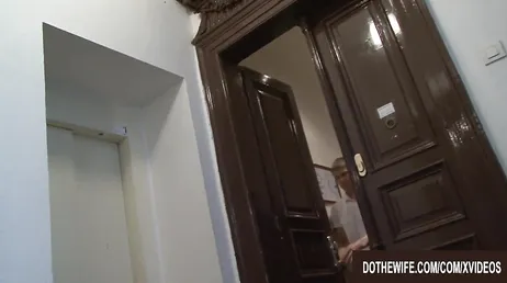 Deine Freundin mag es, in den Arsch gefickt zu werden, da musst du davon ausgehen...