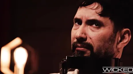 Libera al prisionero para que este se la folle bien fuerte, uuf!