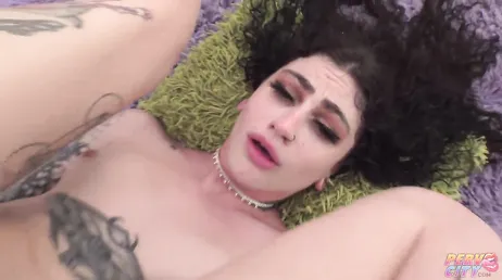 Trois bonnes bites pour la brune gourmande de Lydia Black