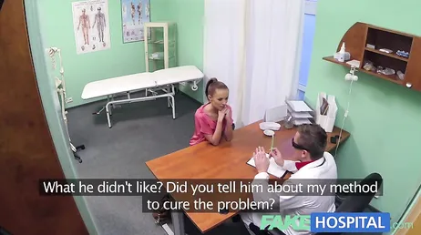 El doctor aprovecha que esta chica parece muy puta, lo es, si..