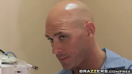 McKenzie Lee e aquela cara de vagabunda quando come um pau, ah!