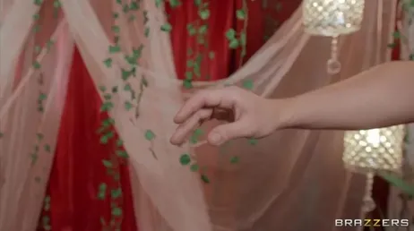 Enorme Sauerei, die den orientalischen Lulu Chu reinsteckt, sonst nix..