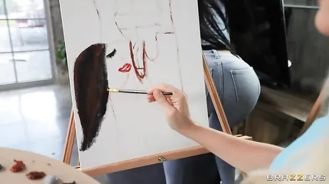 Baiser deux salopes en cours de peinture, comme c'est coquin !