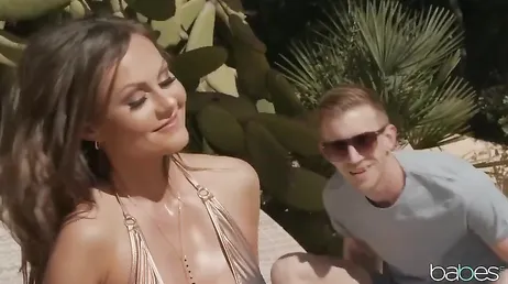 Tina Kay öppnar munnen för att få Danny D att sperma, oj!