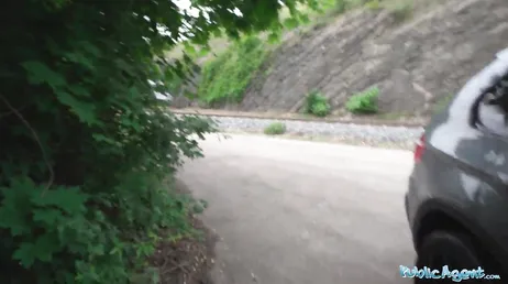 Baisée pour de l'argent... L'argent peut conquérir toutes les salopes, uuf !