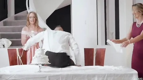 Wanneer dochter en moeder samen dezelfde jongen willen neuken...
