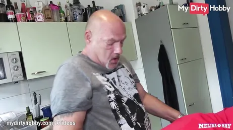 Men vad fan gör du? Vill du att min man ska krossa ditt ansikte?