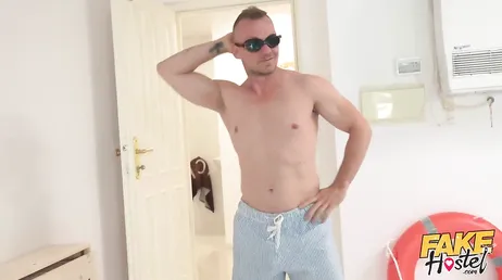 busar med mamma i poolen min mamma vilka tuttar hon har!!