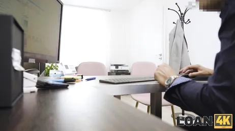 Mio padre mi accompagna al colloquio di lavoro, è andata bene...!!