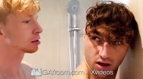 Faccio amicizia con il mio enorme partner, accidenti a come mi inchioda...!!