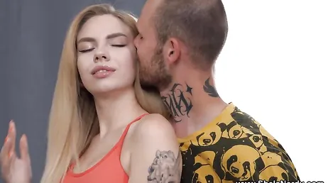 Sexe par derrière avec une femme mariée, quel cul a la dame