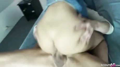 Was für große Titten die deutsche MILF hat, was für ein hausgemachter Fick...!!
