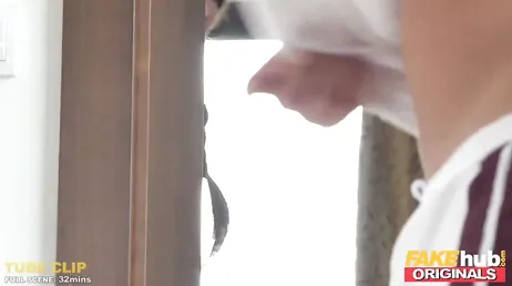 Spelet är på väg att börja, jävla med bolltjejen