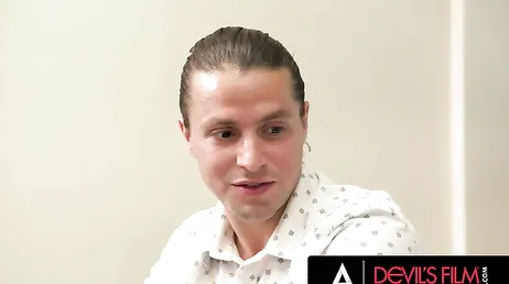 Mein Kollege isst meine Muschi, was für eine Zunge er hat!!