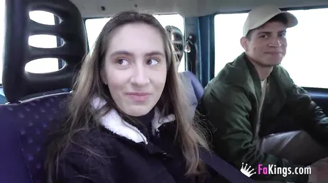 Une Espagnole de 18 ans explique très clairement ce qu'elle aime le plus faire...