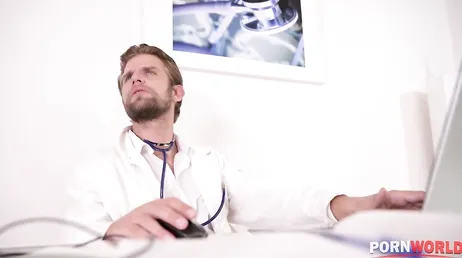 Je ne peux pas vraiment me plaindre, mon infirmière est une vraie salope