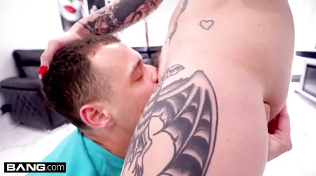 Arrête d'être un connard et bouffe ma chatte jusqu'au bout