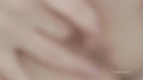 Även när hon sover är hon sexig och provocerande, vilken kropp hon har...