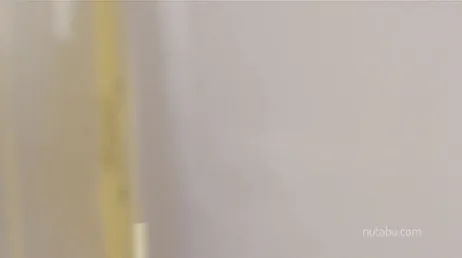 Även när hon sover är hon sexig och provocerande, vilken kropp hon har...