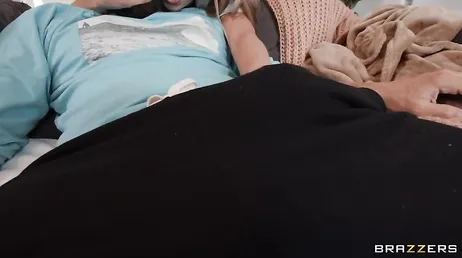 Ropa inte man, ser du inte att min man kan få reda på allt?