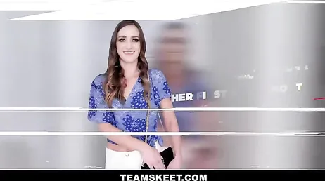 É o primeiro casting pornô dela e é normal que ela fique um pouco nervosa