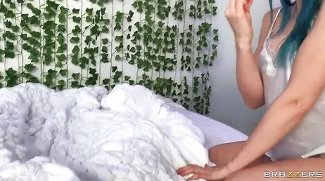 Ma copine se réveille jolie tous les matins, elle demande du sexe