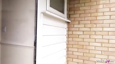 La meilleure amie de ma copine flirte beaucoup avec moi, elle veut sûrement quelque chose