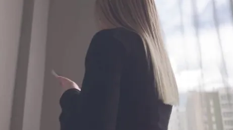 Ryskan medan hon suger sin pojkvän finns också på WhatsApp