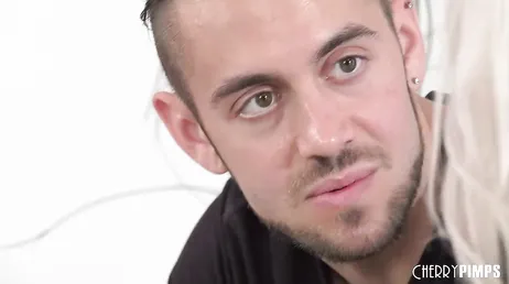 De moeder van mijn vriendin verrast mij: wat een mond heeft zij