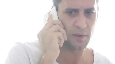 Moeder en dochter zuigen om de beurt een pik en neuken hem!