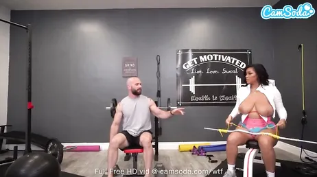 Adoro andare in palestra e soprattutto mangiare un bel cazzo grasso