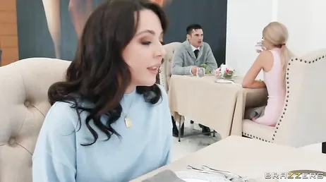 Meine Freundin hat im Restaurant gespritzt, ich glaube es nicht..!!