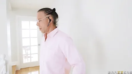 Men vad gör tränaren med min fru? Jag tror inte på det!!
