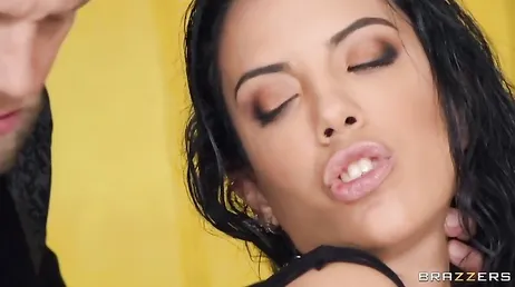 Rövstycke av den latinska gudinnan MILF Katrina Moreno, enormt
