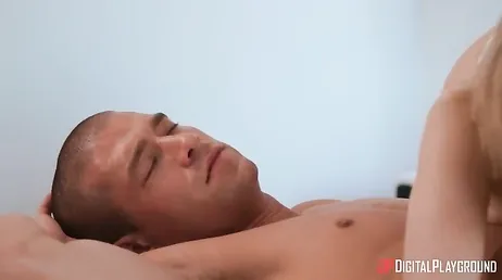 Vilket halmstrå han gör själv, han vet inte att jag tittar på honom