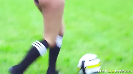 Der Fußball treibt sie in den Wahnsinn und sie verspüren ein enormes Verlangen nach Sex