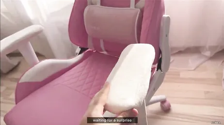 Une écolière a des relations sexuelles avec son petit ami après avoir quitté les cours sur webcam XXX