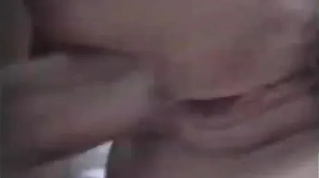 Een onbekende man neukt mijn kont op het strand, porno uit de jaren 70