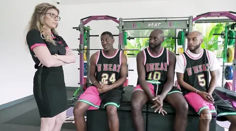 De coaches van het basketbalteam wilden een harde lul