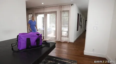 On peut commencer dans le porno fait maison, je viens préparé