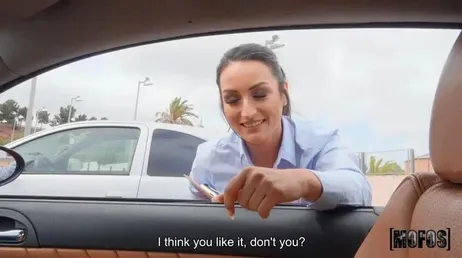 Help me parkeren, kom op. Dan zal ik je vergoeden zoals je verdient