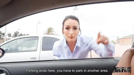 Help me parkeren, kom op. Dan zal ik je vergoeden zoals je verdient
