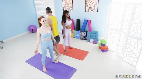 De eerste keer dat ik naar yoga ga, zit er een lul in