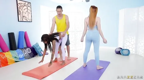 De eerste keer dat ik naar yoga ga, zit er een lul in