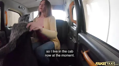De vader van mijn vriend laat mijn kutje barsten met zijn enorme lul