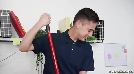 Soy la jefa y el culo me lo rompe quien yo quiero