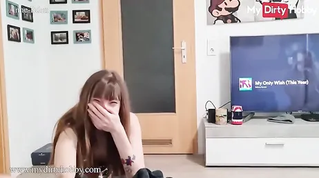 Même si tu es très jeune, personne ne te bat comme une salope