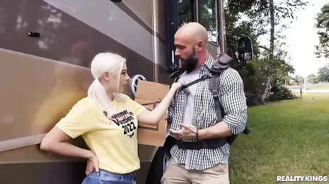 O cara da carona tem muita sorte, ganha uma foda de graça!